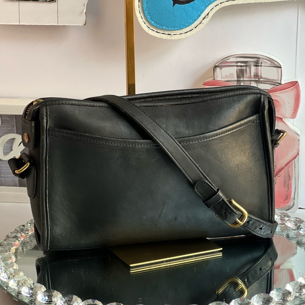 Coach vintage 90s black Taylor zip adjustable strap crossbody bag